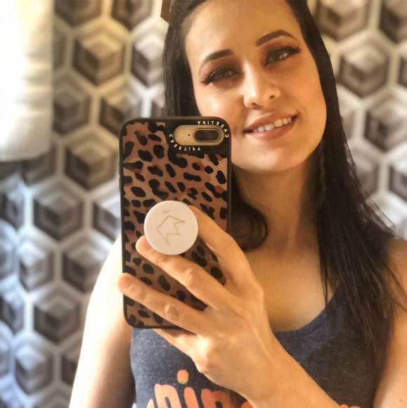 Meet your Posher, Roxanna - Picture 1 of 1